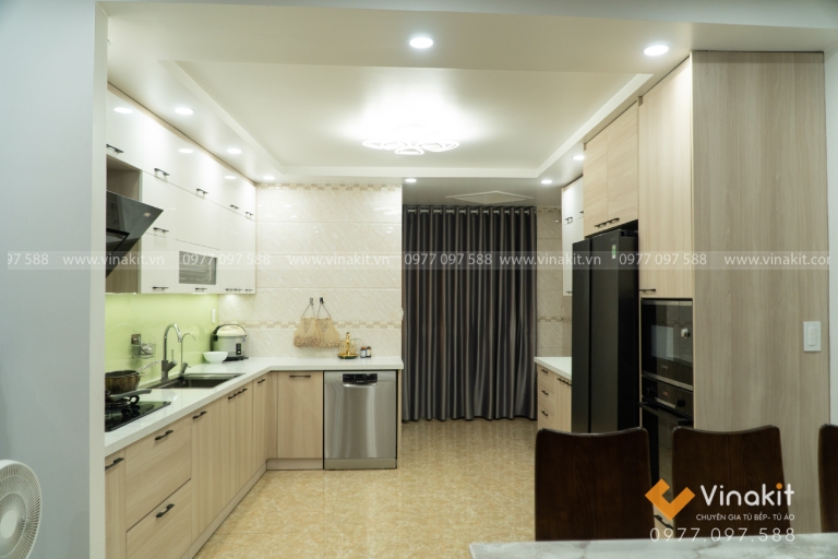 Tủ bếp inox cánh gỗ công nghiệp