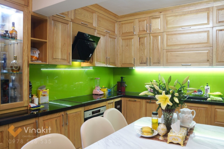 tủ bếp inox cánh gỗ tự nhiên
